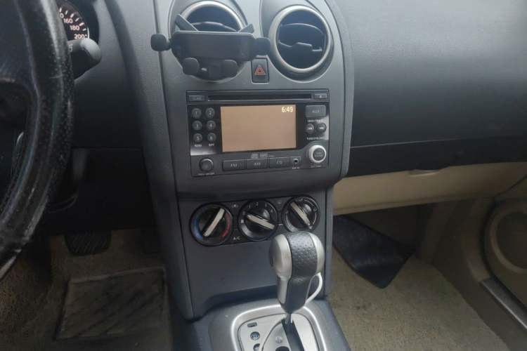 Used Nissan Qashqai 2012 2.0 XL Fire CVT 2WD Audio And AC Panel