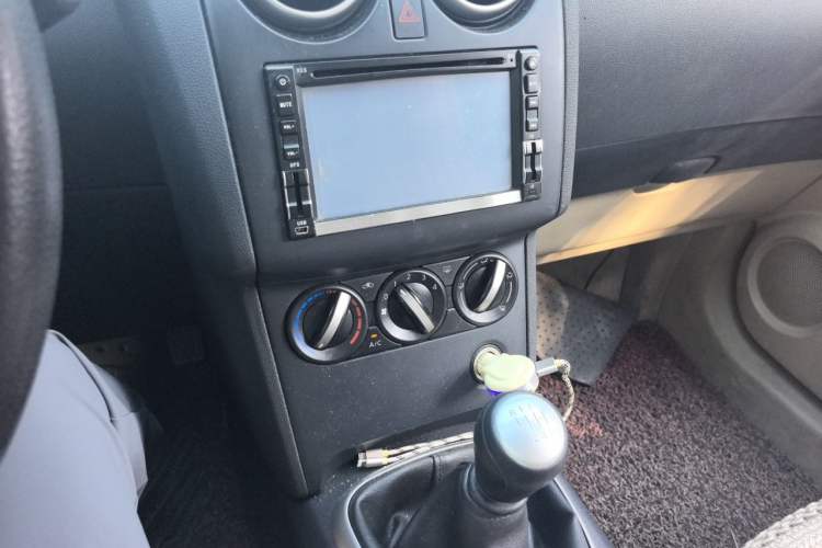 Used Nissan Qashqai 2012 2.0 XL Fire 6MT 2WD Audio And AC Panel