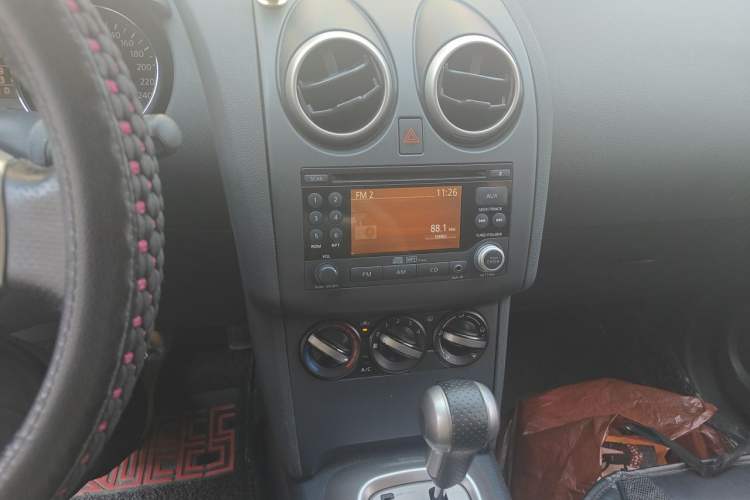 Used Nissan Qashqai 2012 2.0 XL Fire CVT 2WD Audio And AC Panel