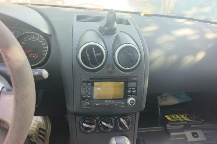Used Nissan Qashqai 2012 2.0 XL Fire CVT 2WD Audio And AC Panel