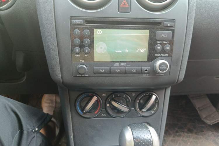 Used Nissan Qashqai 2012 2.0 XL Fire CVT 2WD Audio And AC Panel