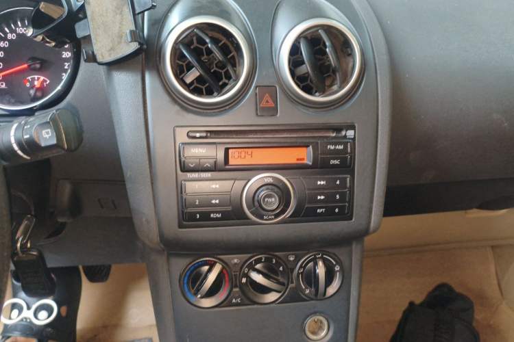 Used Nissan Qashqai 2012 1.6XE Wind 5MT 2WD Audio And AC Panel