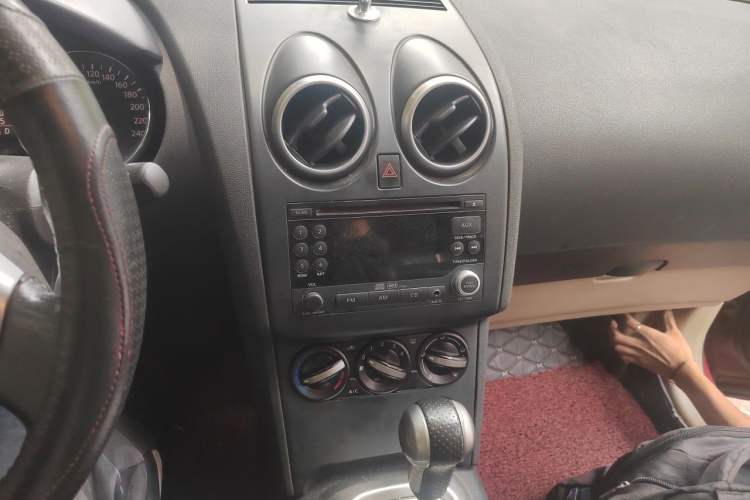 Used Nissan Qashqai 2012 2.0 XL Fire CVT 2WD Audio And AC Panel