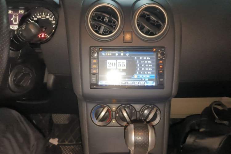 Used Nissan Qashqai 2012 2.0 XL Fire CVT 2WD Audio And AC Panel