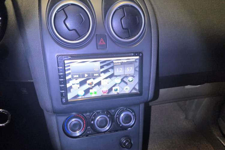 Used Nissan Qashqai 2012 2.0 XL Fire 6MT 2WD Audio And AC Panel