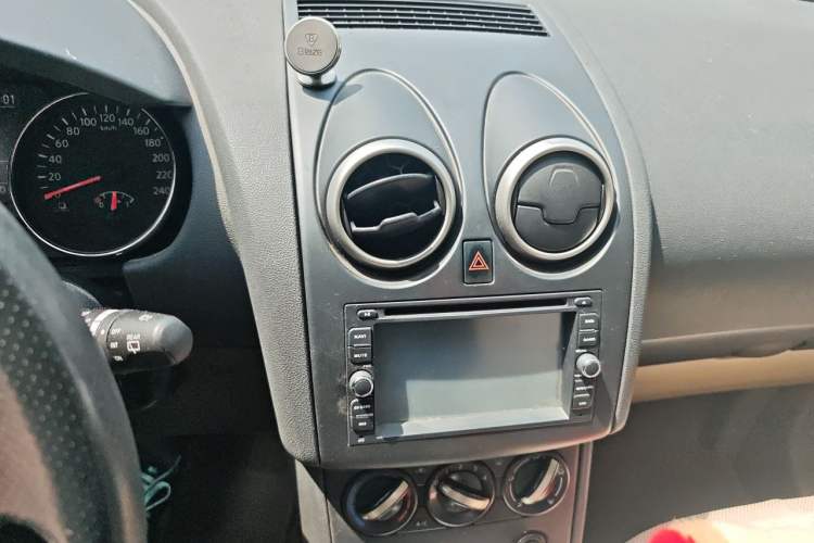 Used Nissan Qashqai 2012 2.0 XL Fire CVT 2WD Audio And AC Panel