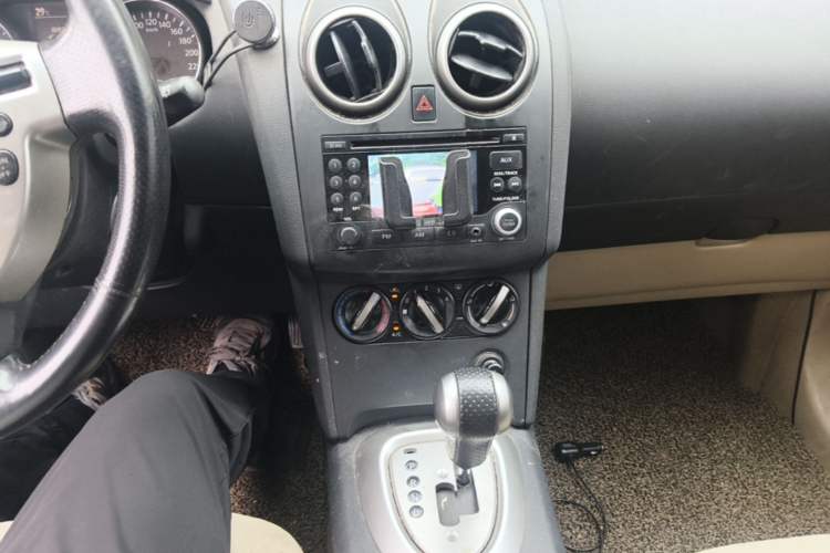 Used Nissan Qashqai 2012 2.0 XL Fire CVT 2WD Audio And AC Panel