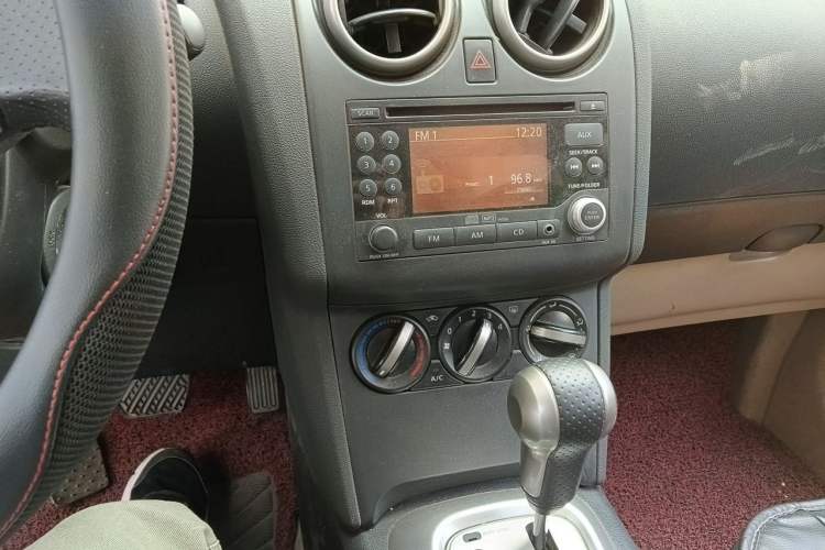 Used Nissan Qashqai 2012 2.0 XL Fire CVT 2WD Audio And AC Panel