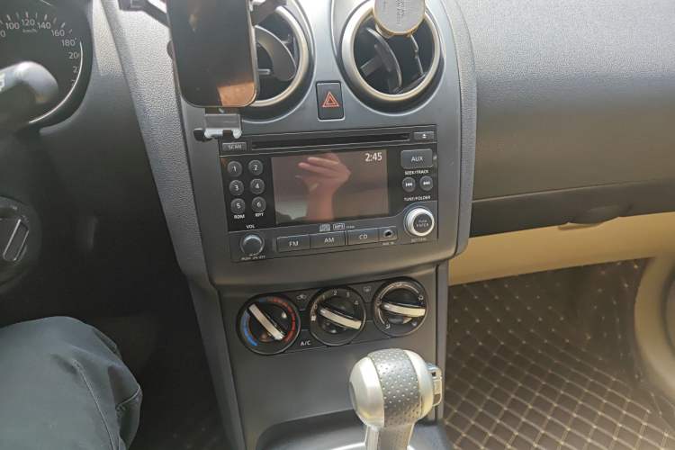 Used Nissan Qashqai 2012 2.0 XL Fire CVT 2WD Audio And AC Panel