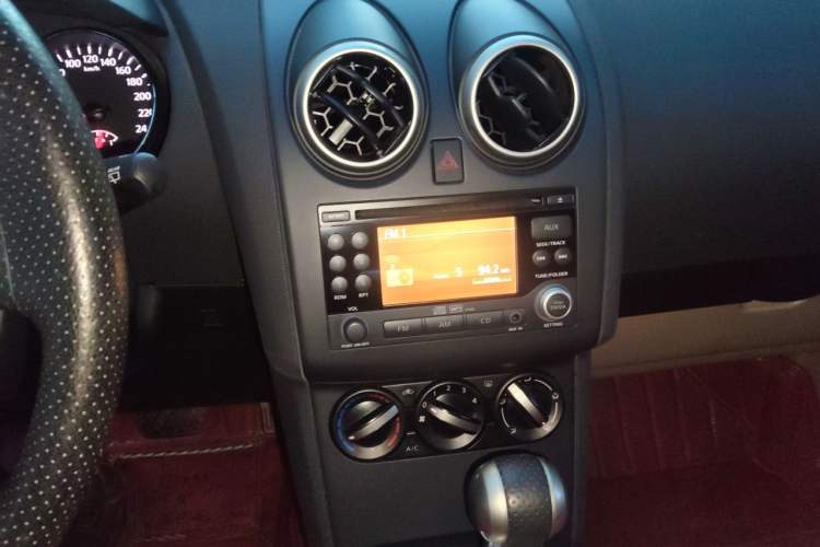 Used Nissan Qashqai 2012 2.0 XL Fire CVT 2WD Audio And AC Panel