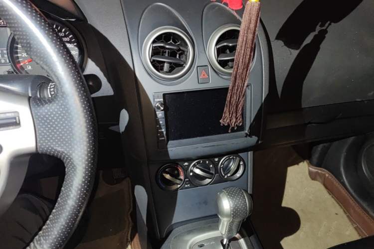 Used Nissan Qashqai 2012 2.0 XL Fire CVT 2WD Audio And AC Panel