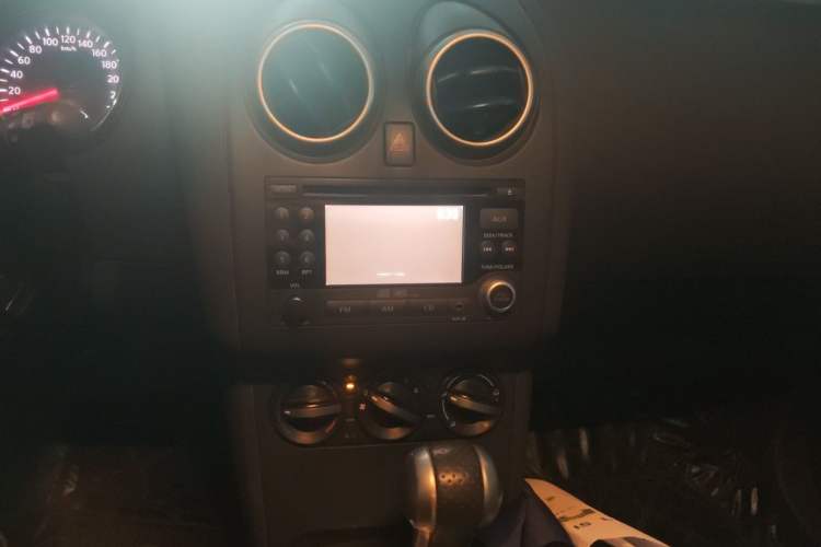 Used Nissan Qashqai 2012 2.0 XL Fire CVT 2WD Audio And AC Panel