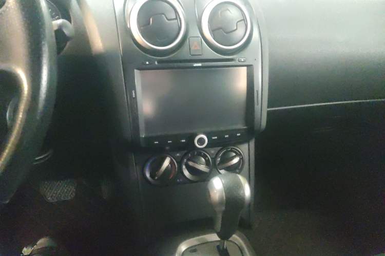 Used Nissan Qashqai 2012 2.0 XL Fire CVT 2WD Audio And AC Panel