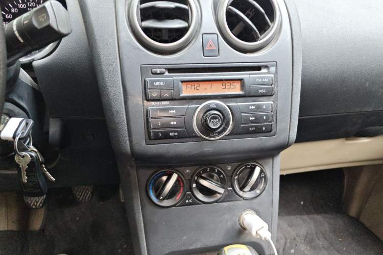 Used Nissan Qashqai 2012 1.6XE Wind 5MT 2WD Audio And AC Panel