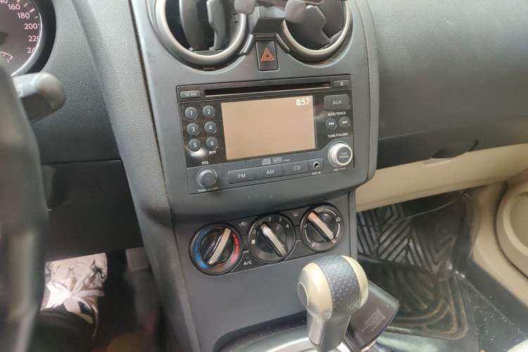 Used Nissan Qashqai 2012 2.0 XL Fire CVT 2WD Audio And AC Panel
