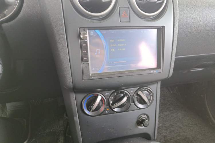 Used Nissan Qashqai 2012 2.0 XL Fire 6MT 2WD Audio And AC Panel