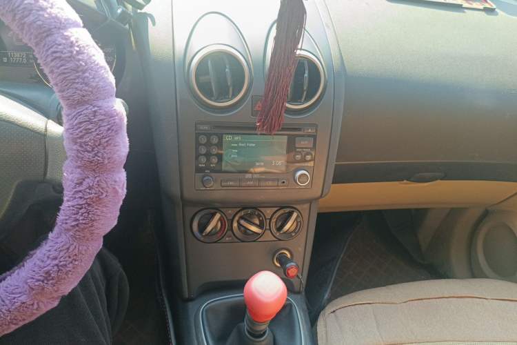 Used Nissan Qashqai 2012 2.0 XL Fire 6MT 2WD Audio And AC Panel