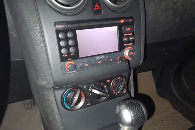 Used Nissan Qashqai 2012 2.0 XL Fire CVT 2WD Audio And AC Panel