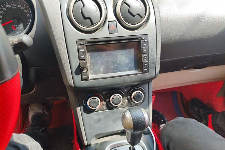 Used Nissan Qashqai 2012 2.0 XL Fire CVT 2WD Audio And AC Panel