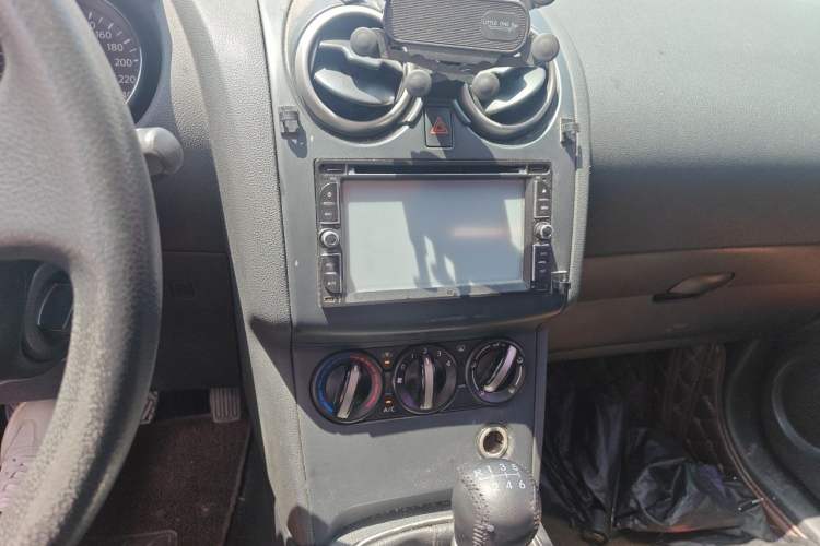 Used Nissan Qashqai 2012 2.0 XL Fire 6MT 2WD Audio And AC Panel