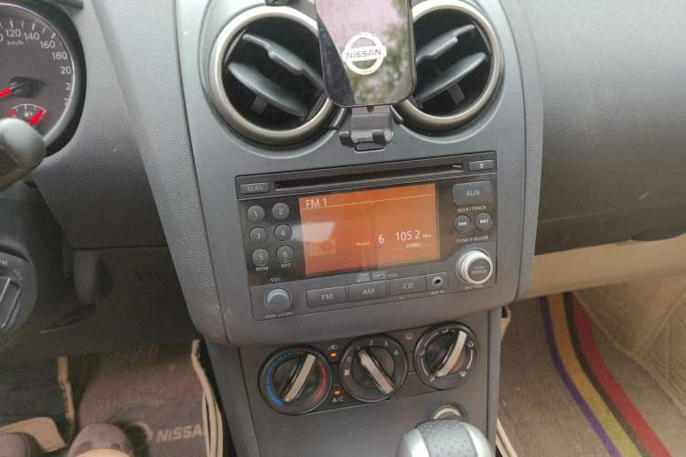 Used Nissan Qashqai 2012 2.0 XL Fire CVT 2WD Audio And AC Panel