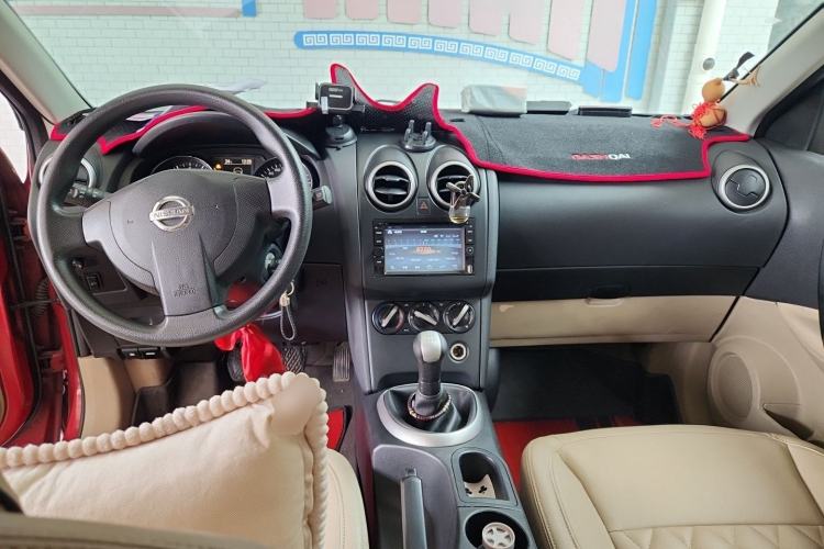 Used Nissan Qashqai 2012 1.6XE Wind 5MT 2WD Center Console