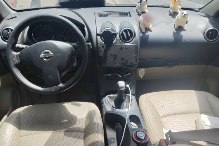 Used Nissan Qashqai 2012 1.6XE Wind 5MT 2WD Center Console