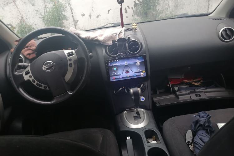 Used Nissan Qashqai 2012 2.0 XL Fire CVT 2WD Center Console