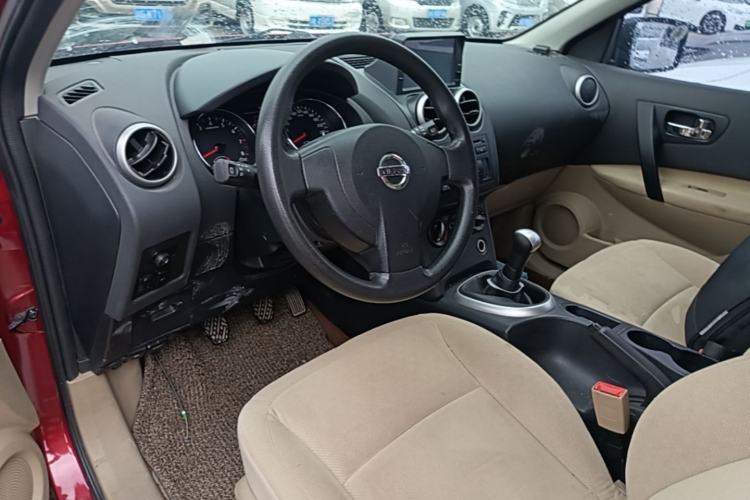 Used Nissan Qashqai 2012 1.6XE Wind 5MT 2WD Center Console