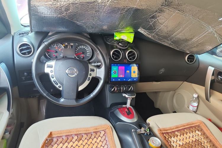 Used Nissan Qashqai 2012 2.0 XL Fire CVT 2WD Center Console