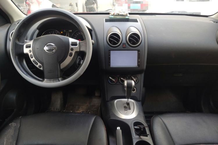 Used Nissan Qashqai 2012 2.0 XL Fire CVT 2WD Center Console