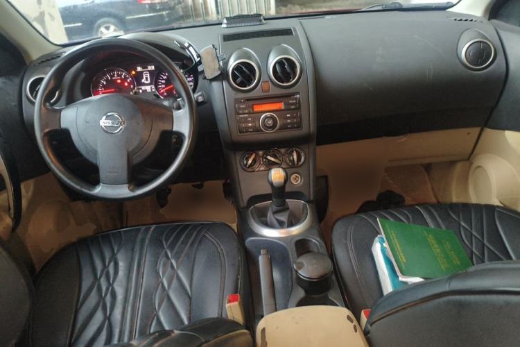 Used Nissan Qashqai 2012 1.6XE Wind 5MT 2WD Center Console