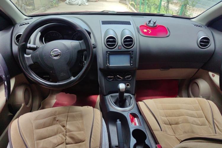 Used Nissan Qashqai 2012 1.6XE Wind 5MT 2WD Center Console