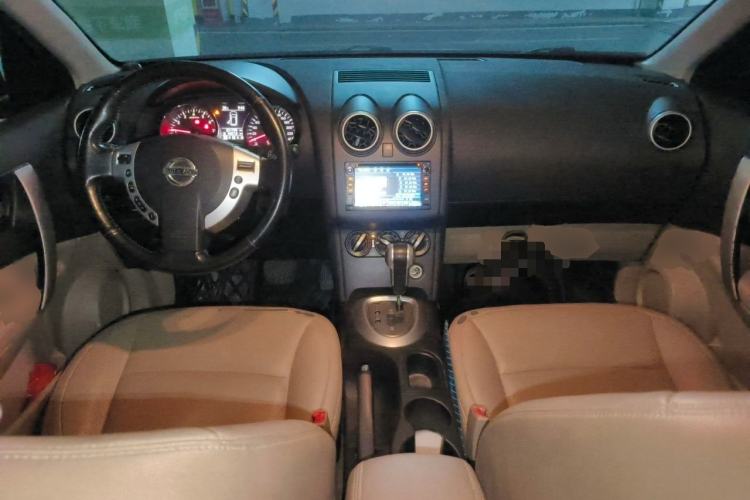 Used Nissan Qashqai 2012 2.0 XL Fire CVT 2WD Center Console