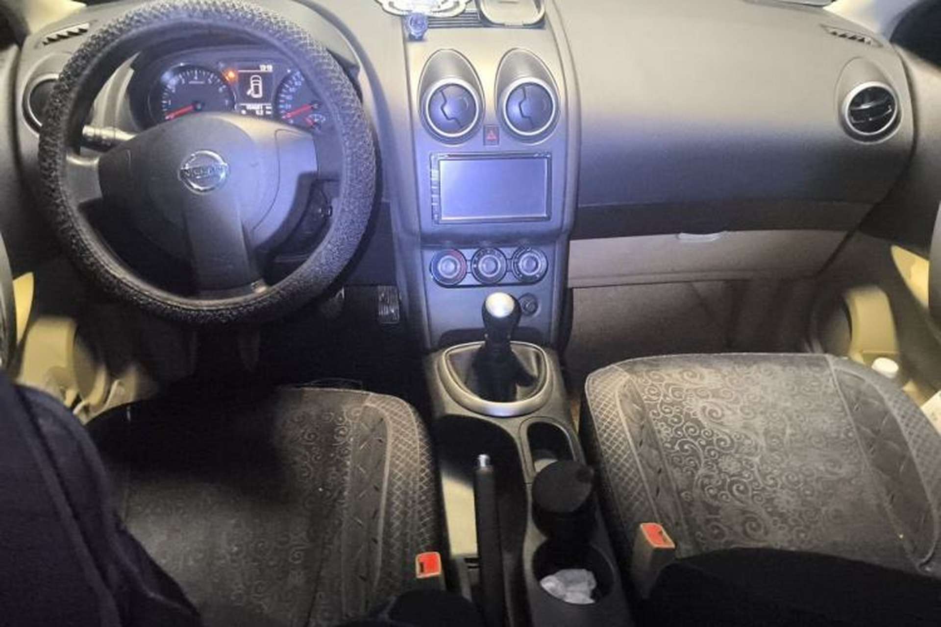 Used Nissan Qashqai 2012 2.0 XL Fire 6MT 2WD Center Console