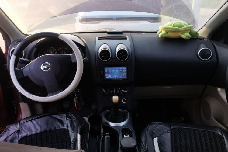 Used Nissan Qashqai 2012 1.6XE Wind 5MT 2WD Center Console