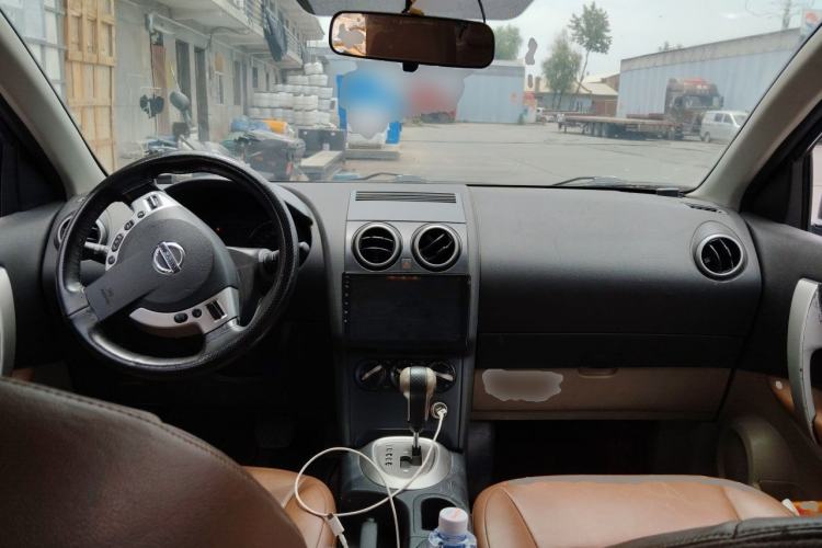 Used Nissan Qashqai 2012 2.0 XL Fire CVT 2WD Center Console