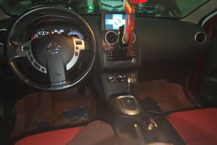 Used Nissan Qashqai 2012 2.0 XL Fire CVT 2WD Center Console