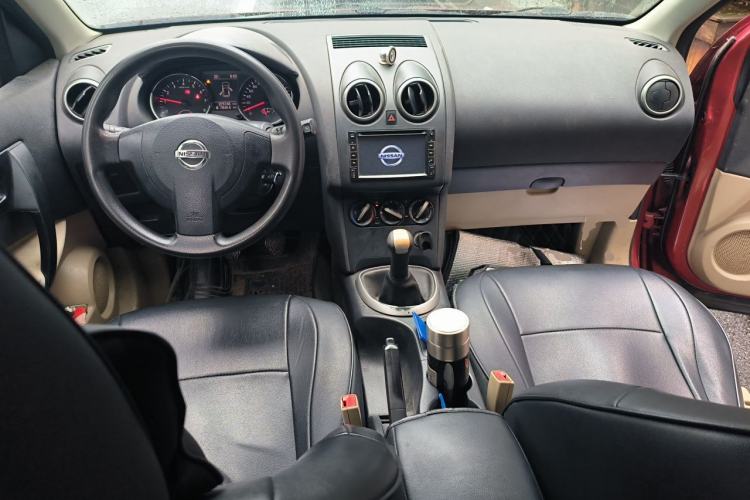 Used Nissan Qashqai 2012 1.6XE Wind 5MT 2WD Center Console