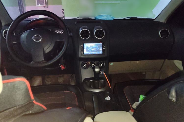 Used Nissan Qashqai 2012 1.6XE Wind 5MT 2WD Center Console