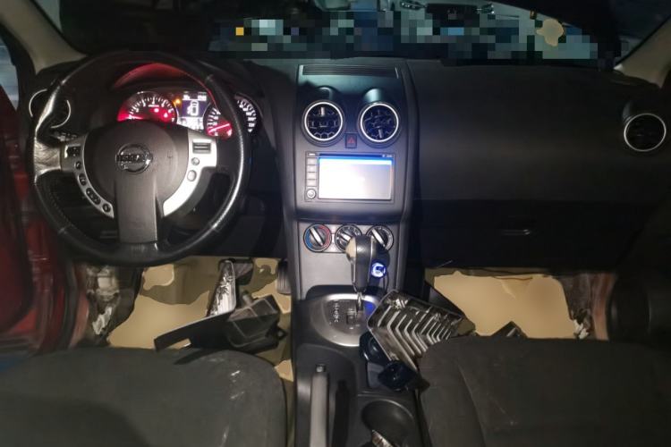 Used Nissan Qashqai 2012 2.0 XL Fire CVT 2WD Center Console