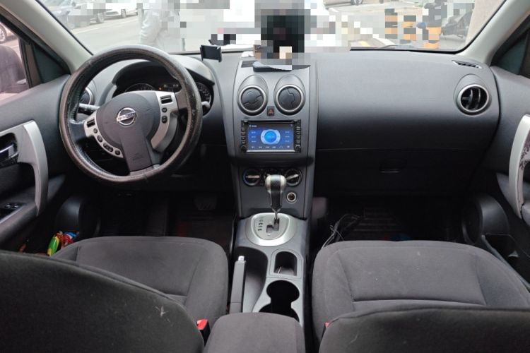 Used Nissan Qashqai 2012 2.0 XL Fire CVT 2WD Center Console