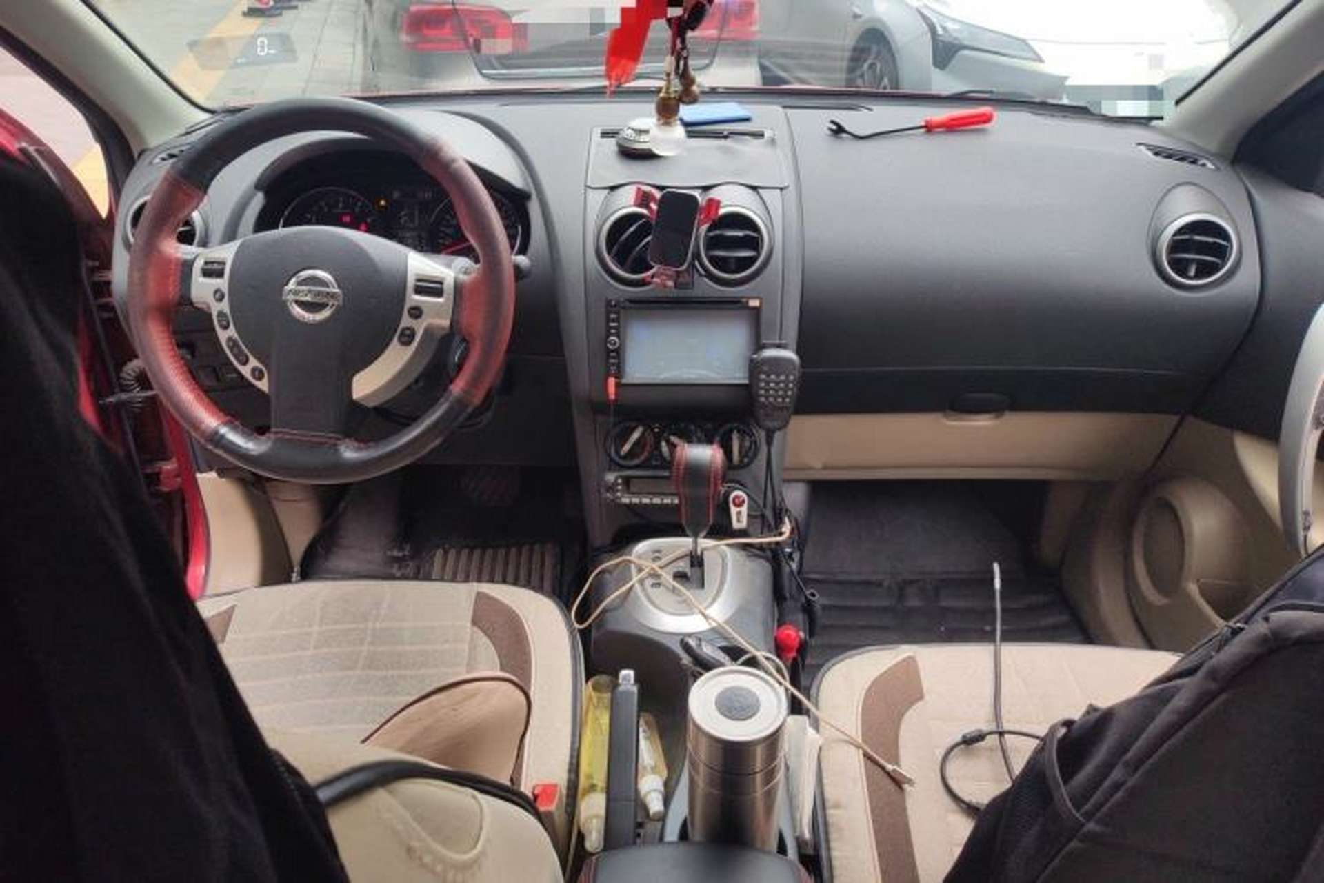 Used Nissan Qashqai 2012 2.0 XL Fire CVT 2WD Center Console