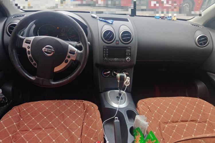 Used Nissan Qashqai 2012 2.0 XL Fire CVT 2WD Center Console