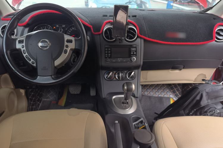 Used Nissan Qashqai 2012 2.0 XL Fire CVT 2WD Center Console