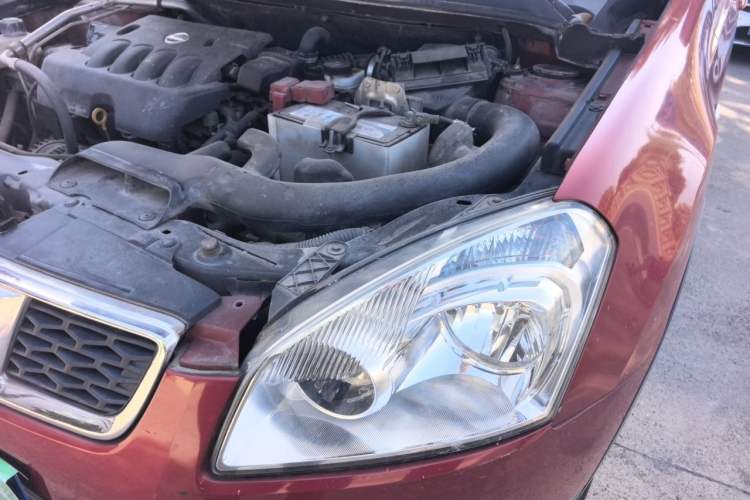 Used Nissan Qashqai 2012 2.0 XL Fire 6MT 2WD Engine Bay Left