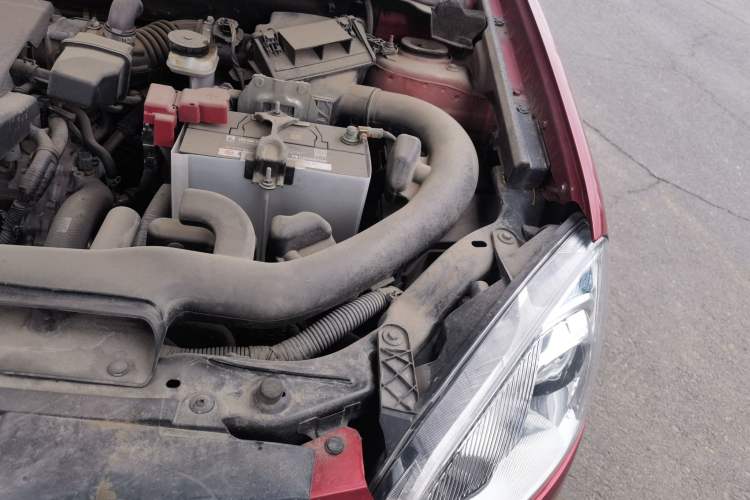 Used Nissan Qashqai 2012 2.0 XL Fire CVT 2WD Engine Bay Left