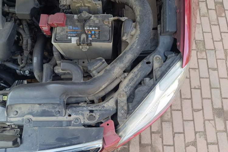 Used Nissan Qashqai 2012 2.0 XL Fire CVT 2WD Engine Bay Left