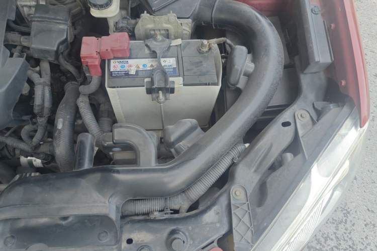 Used Nissan Qashqai 2012 2.0 XV LE CVT 2WD Engine Bay Left