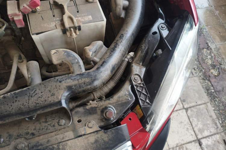 Used Nissan Qashqai 2012 1.6XE Wind 5MT 2WD Engine Bay Left